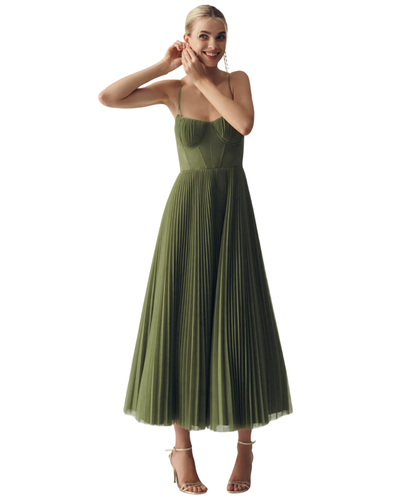 OLIVIA | Modern elegance with an open back